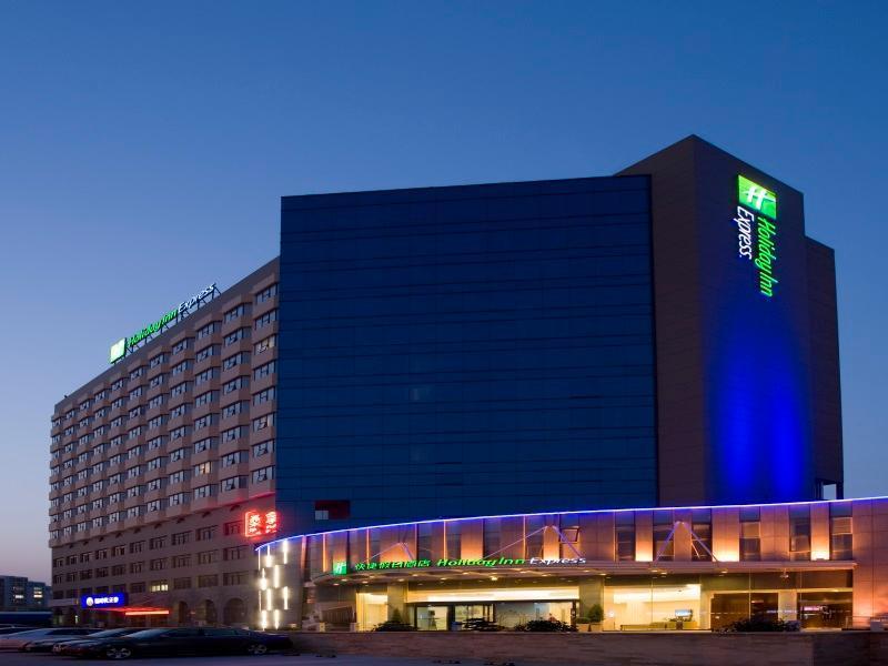 Holiday Inn Express Shanghai Jinqiao Central, An Ihg Hotel Exterior foto